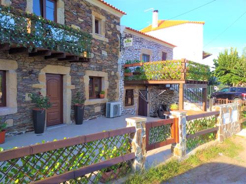 Penamacor House | Oceanfront Meimoa Guesthouse with Breakfast & Stunning Views