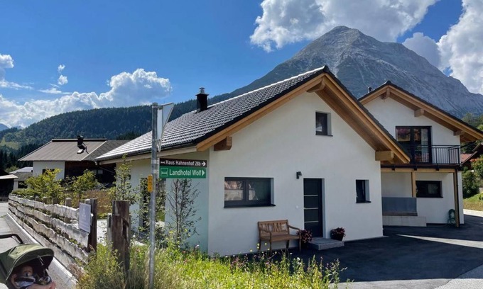 Leutasch House | Mein Chalet, Österreich: Perfect Ocean View Getaway