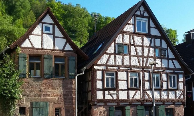 Alpirsbach Apartment | Elegant Meisterhaus Alpirsbach Loft – Rated 9.1 with Breakfast