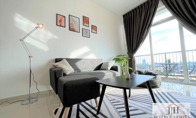 Malacca City Apartment | Discover Nova8 Suite: 4-Star City-View with WIFI & TV Box