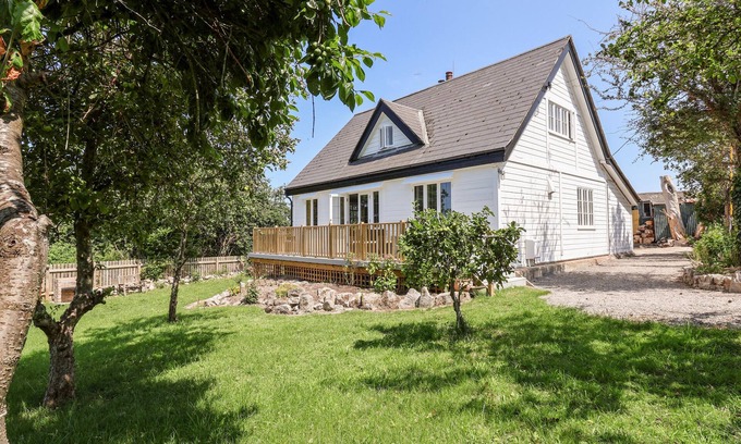 St George Cottage | Family-Friendly Melbecks Cottage with Oceanfront Views