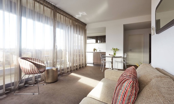 Dandenong Apartment | Comfortable Melbourne Dandenong Central Apartment Awaits