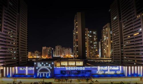 Aguas Claras Apartment | Discover Shopping DF Plaza: Poolside Retreat & Dining