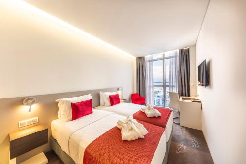 Central C Hotel | Relax at Meliá Maputo Sky: 4-Star Hotel with Pool & Spa