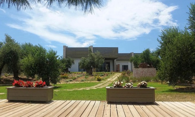 Aipeia Villa | Oceanfront Meli Seaside Villas - Guest Rated 9.7/10
