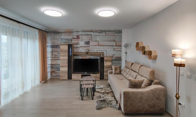 Alba Iulia Apartment | Highly Rated Melia Apartment Transalpina with Accessibility