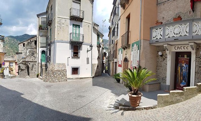 Bivongi Apartment | Pet-Friendly Melia: Rated 9/10 for Family Getaways