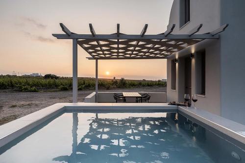 Kamari Villa | Experience MelivOia House Collection - Private Villas with Ocean View