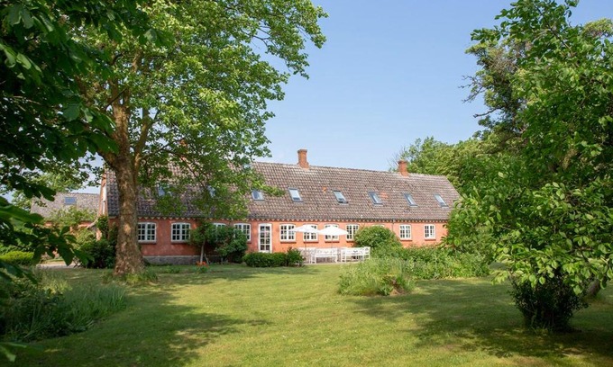 Samsø Bed & Breakfast | Discover Mellem-rummet Guesthouse & Glamping by the Sea