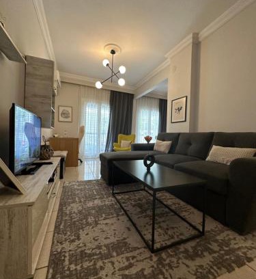 Neapoli-Sykies Apartment | Top-Rated Mellia Home in Thessaloniki for Families & Pets