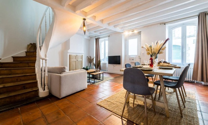 Biarritz City Centre House | Relaxing Oceanfront Town House in Biarritz - Mellow Keyweek