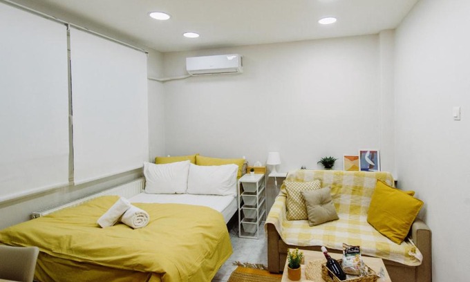 Komotini Apartment | Mellow Yellow: Guest Rated 9.1/10 for Your Getaway