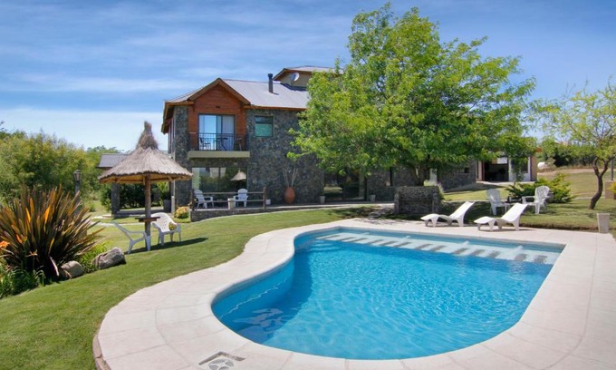 Los Reartes Hotel | Guest Rated 10/10: Melodias Posada with Breakfast & Hot Tub