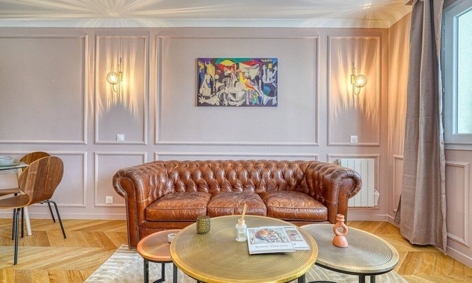 Faubourg de l'Arche Apartment | Discover Melody Suite in Paris with Pool and Breakfast
