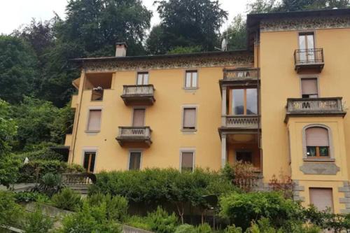 Omegna Apartment | Oceanfront Retreat at Melograni 29 - Guest Rated 10/10