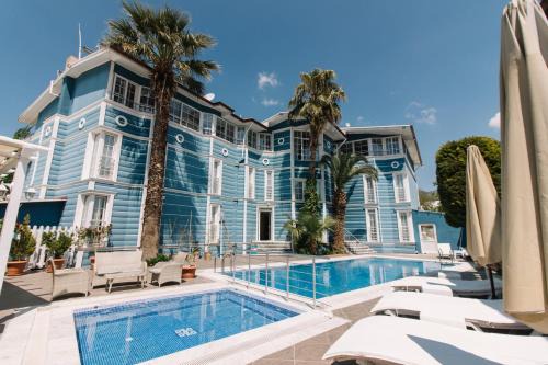 Pamukkale City Centre Hotel | Inviting Pamukkale Melrose Viewpoint Suites with Oceanfront Pool