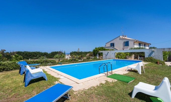 Syracuse Villa | Discover Melus Maris: Family-Friendly Retreat with Pool