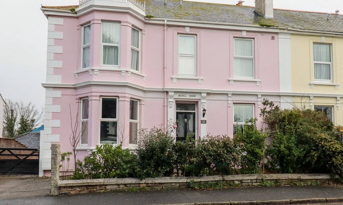 Maenporth House | Melvill House: Pet-Friendly Cottage with Ocean Views in Falmouth