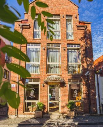 Old Town Apartment | Memel Sunshine Apartment - Guest Rated 9.8/10 Stay