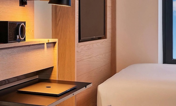 Washington Heights Hotel | Experience New York at Radio Hotel: Pet-Friendly Studio!