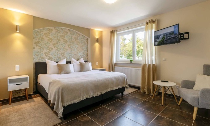 Bischofsheim an der Rhon Hotel | Memory 03 - Holiday apartment (approx. 52 m²) with balcony on the 1st floor for max. 4 persons