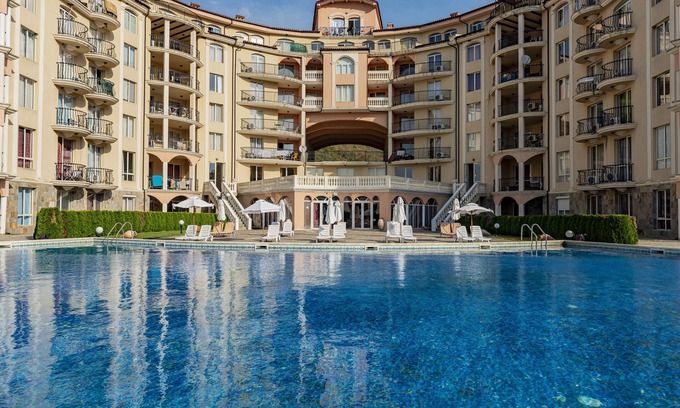 Elenite Apartment | MENADA NEGRESCO: Cozy Apartment with Pool & Breakfast
