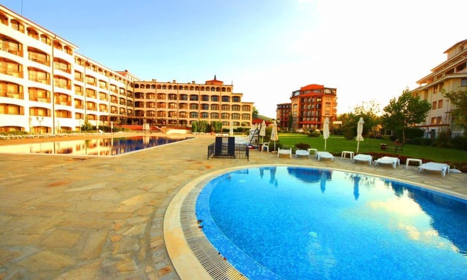 Tsarevo Apartment | Beachside Getaway: MENADA * REGINA Mare * Studio Escape