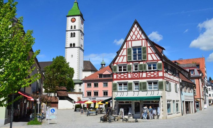 Wangen im Allgaeu Apartment | Guest Rated 9.3 - Mendlers Ferienwohnung for Families