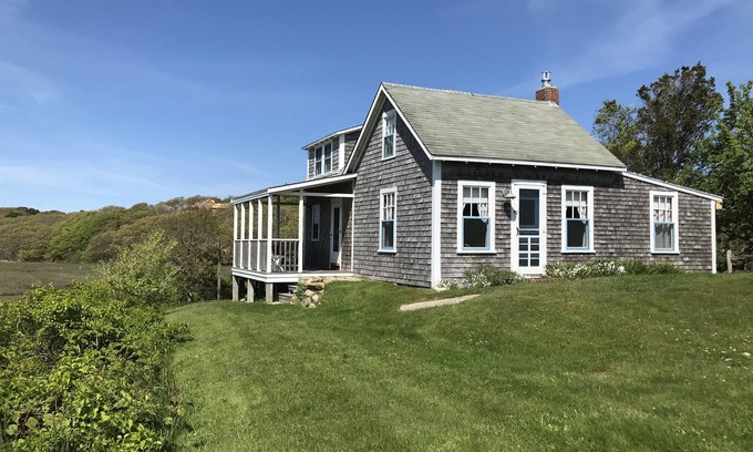 Chilmark House | Experience Oceanfront Bliss at Sunset House, Menemsha Village