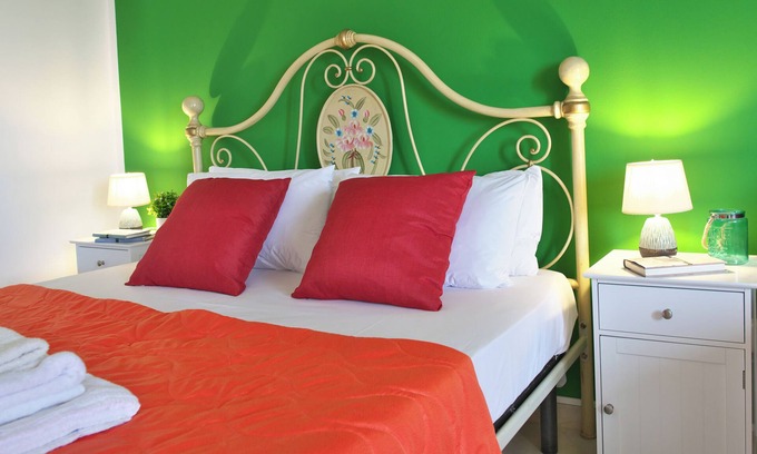 Olmedo House | Comfortable Menhir Guest House - Perfect for Families