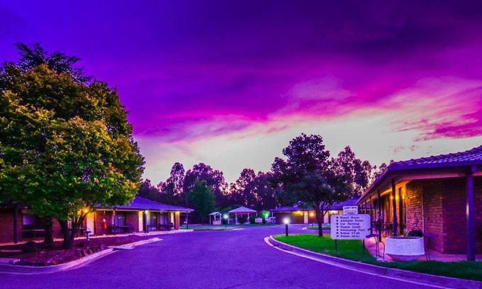 Moama Resort | Relax at Meninya Palms Resort Moama - Family-Friendly Escape