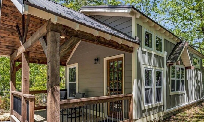 Menlo House | Cozy Menlo GA Tiny Home with Breakfast and Family Amenities
