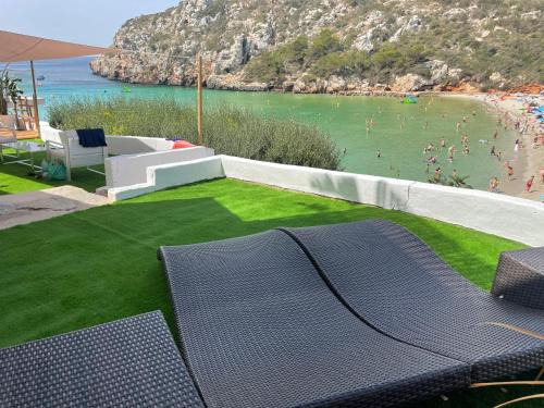 Cala en Porter House | Menorca Dreams: Direct Beach Access & Pet-Friendly Stays