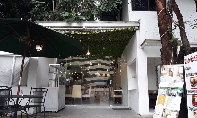 Jakarta House | Budget-Friendly Menteng House: Family Comfort & Dining