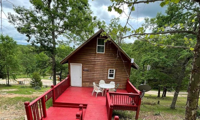Cuba Hotel | Family-Friendly Getaway at Meramec River Resort