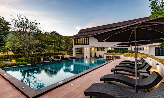 Chang Phueak Hotel | Merchant Villa: 4-Star Haven with Pool & Hot Tub Access