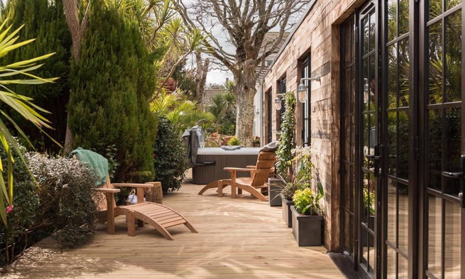Maenporth Hotel | Discover Merchants Manor: Pool, Spa & Family-Friendly Stay