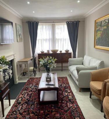 Merchiston Apartment | Top-Rated Merchiston Residence: Family-Friendly Retreat