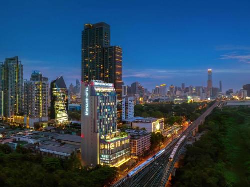 Makkasan Hotel | Discover Mercure Bangkok Makkasan: 4-Star Comfort Awaits