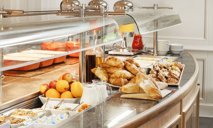 West Bromwich Hotel | Relax at Mercure Birmingham West Hotel with Pool & Spa