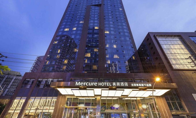 Chengdu City Centre Hotel | Premier Stay at Mercure Chengdu Chunxi - Rated 9/10