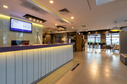 Florianopolis Hotel | Pet-Friendly Mercure Florianópolis with Oceanfront Pool