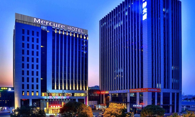 Yuhang District Hotel | Discover Mercure Hangzhou Linping Hotel with Pool & Dining