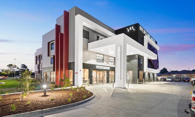 Pakenham Hotel | Elegant Mercure Pakenham: Top-Rated with Family-Friendly Amenities