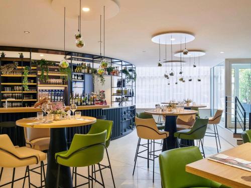 Cœur de Ville Hotel | Discover Mercure Paris La Défense: Family-Friendly Escape