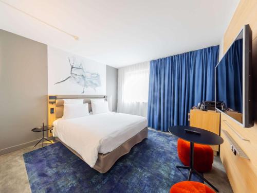 Quartier Atlantis Hotel | Comfortable Stay at Mercure Paris Massy Gare TGV Hotel