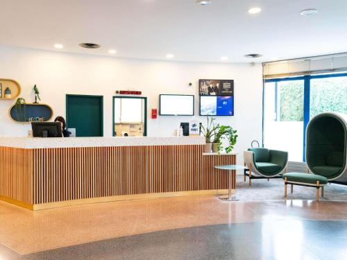 Jean Zay Hotel | Discover Mercure Paris Val de Fontenay: Pet-Friendly Comfort
