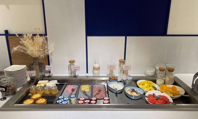 Val-de-Reuil Hotel | Relax at Mercure Rouen Val De Reuil with Spa & Breakfast