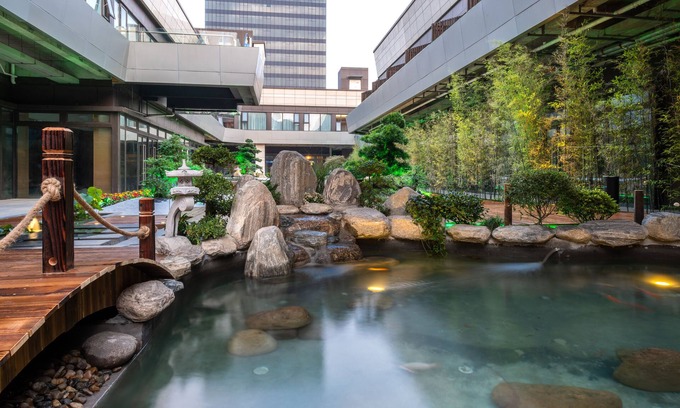 Qingpu Hotel | Discover Mercure Shanghai NECC with Pool and Restaurant