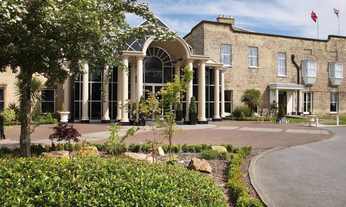 Skelton Hotel | Discover Mercure York Fairfield Manor Hotel's Family-Friendly Stay